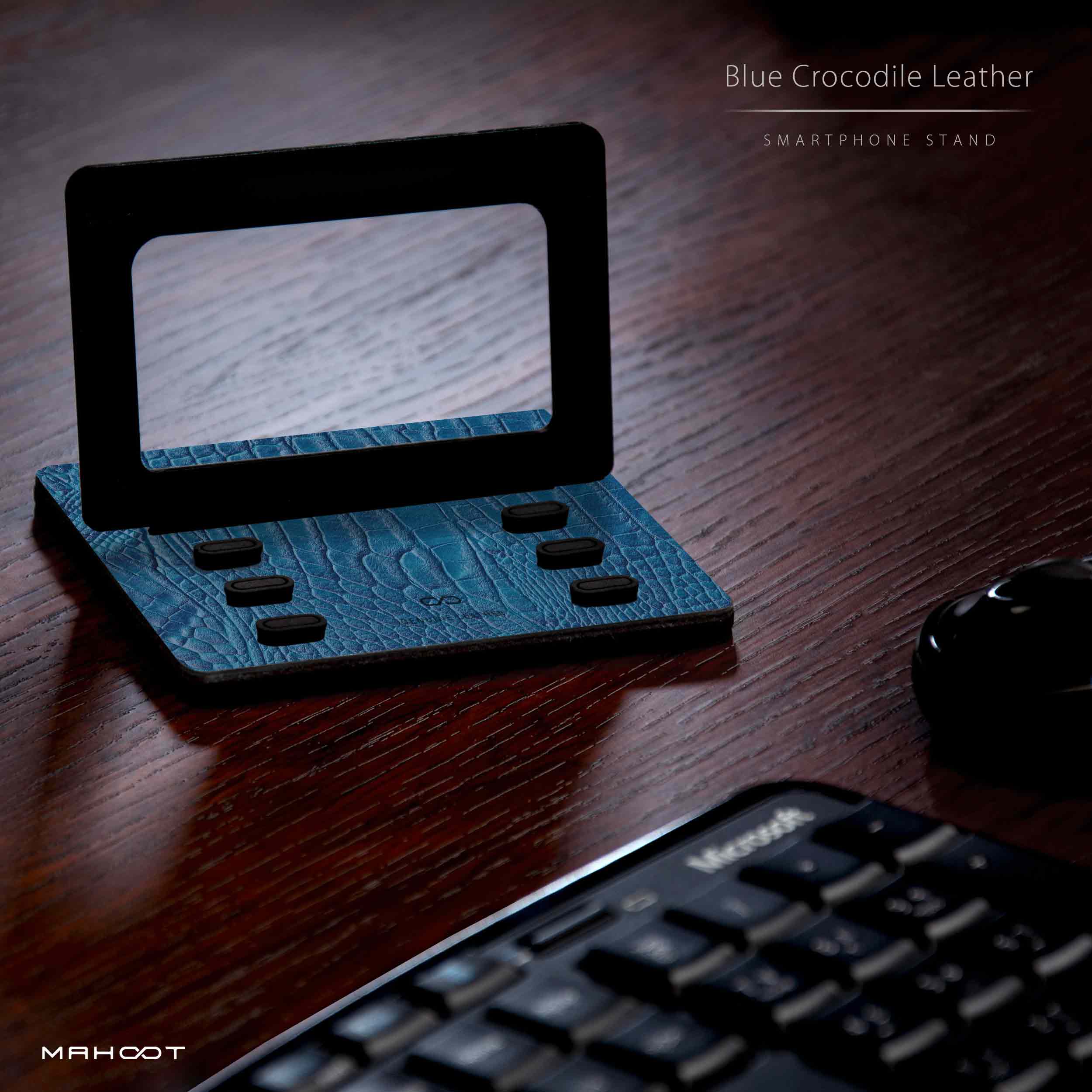 smartphone_stand_blue_crocodile_leather_5