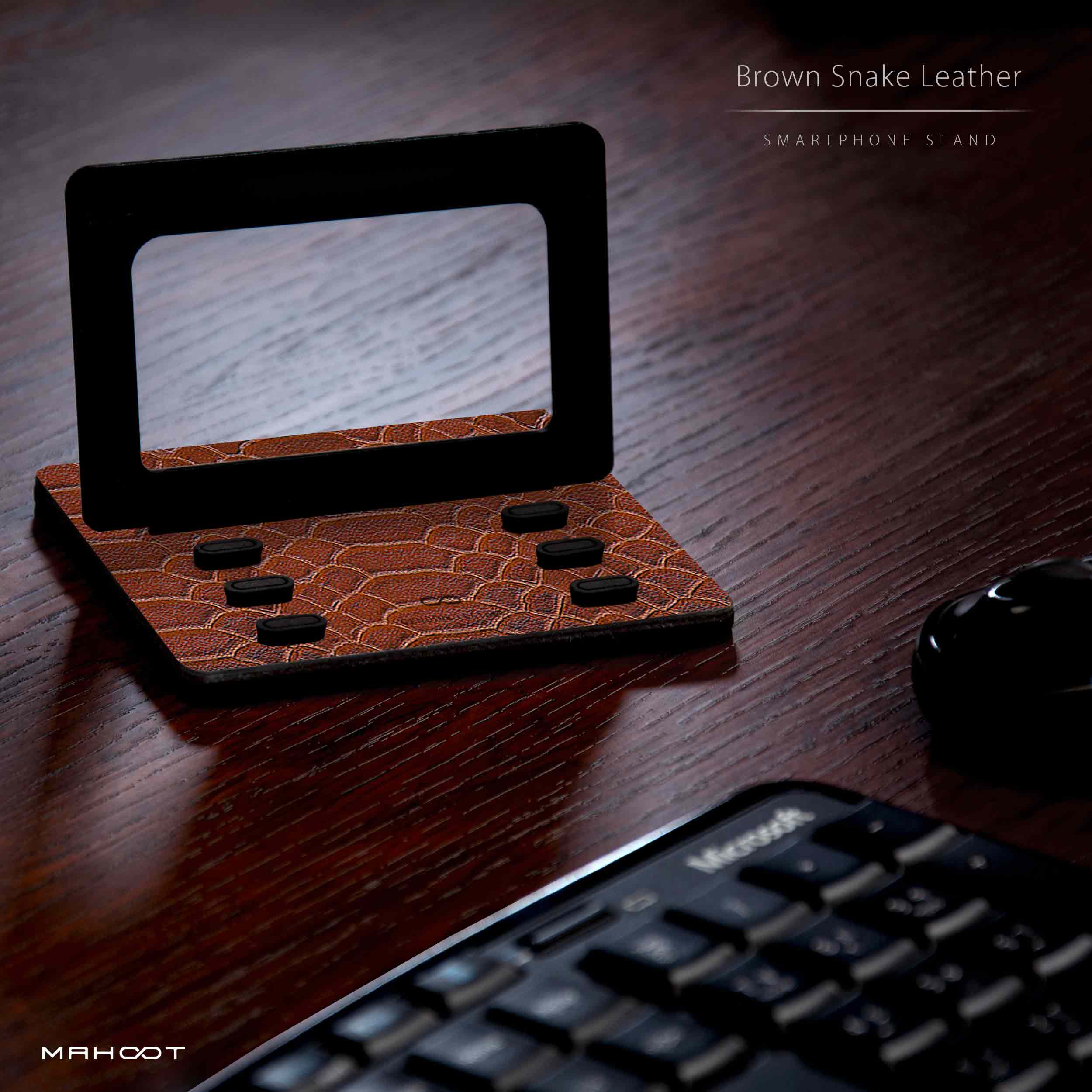 smartphone_stand_brown_snake_leather_5