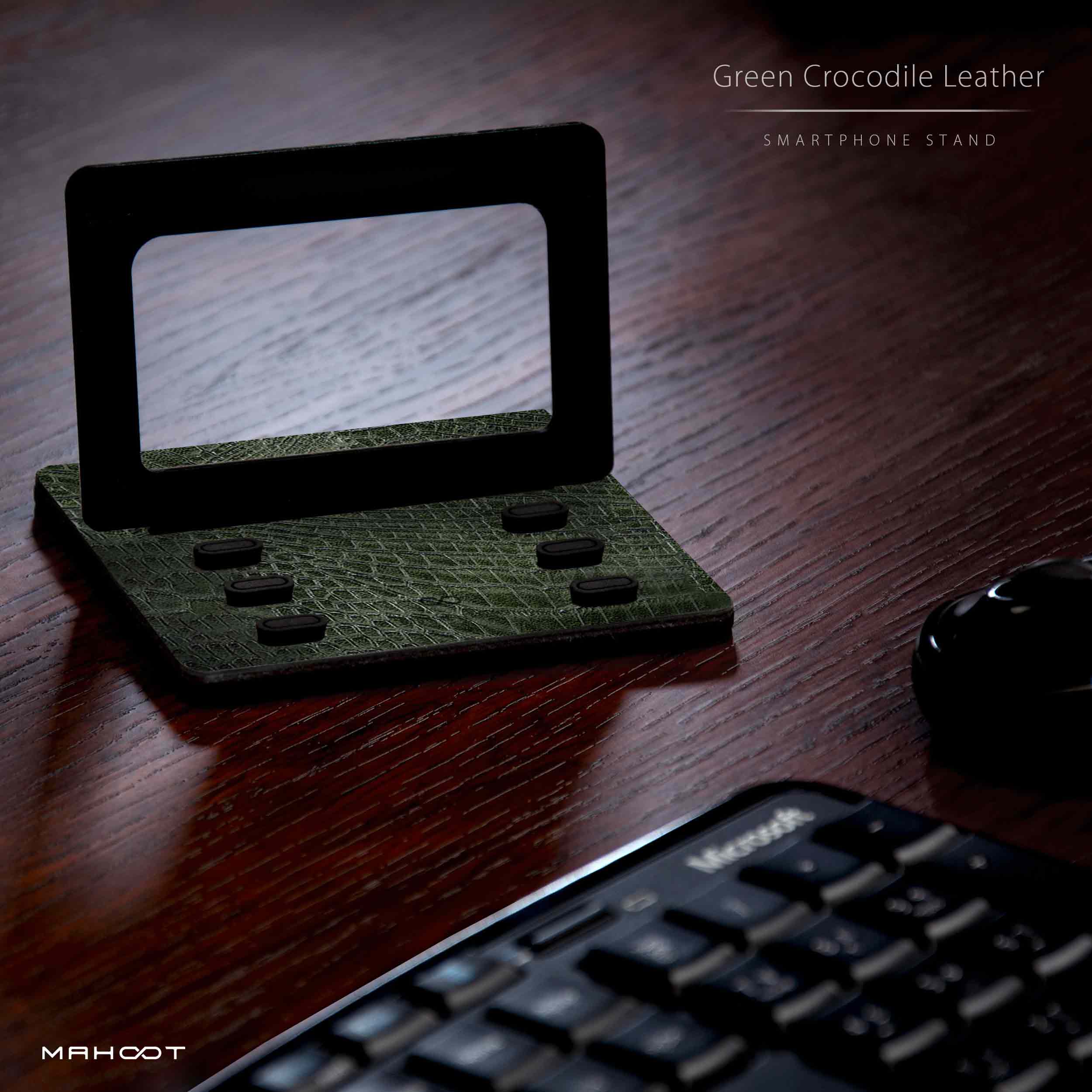 smartphone_stand_green_crocodile_leather_5